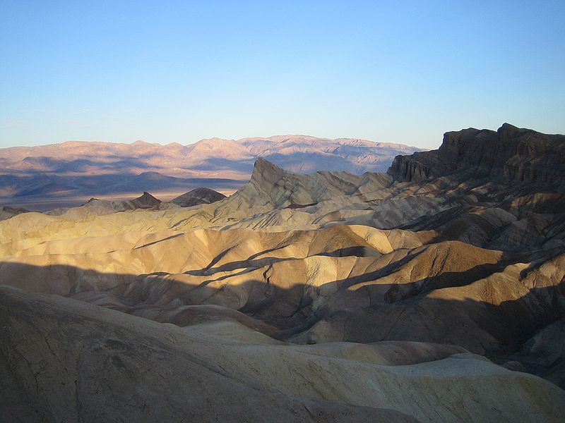 Death Valley- Udsigt fra Zabriskie point, ved solopgang